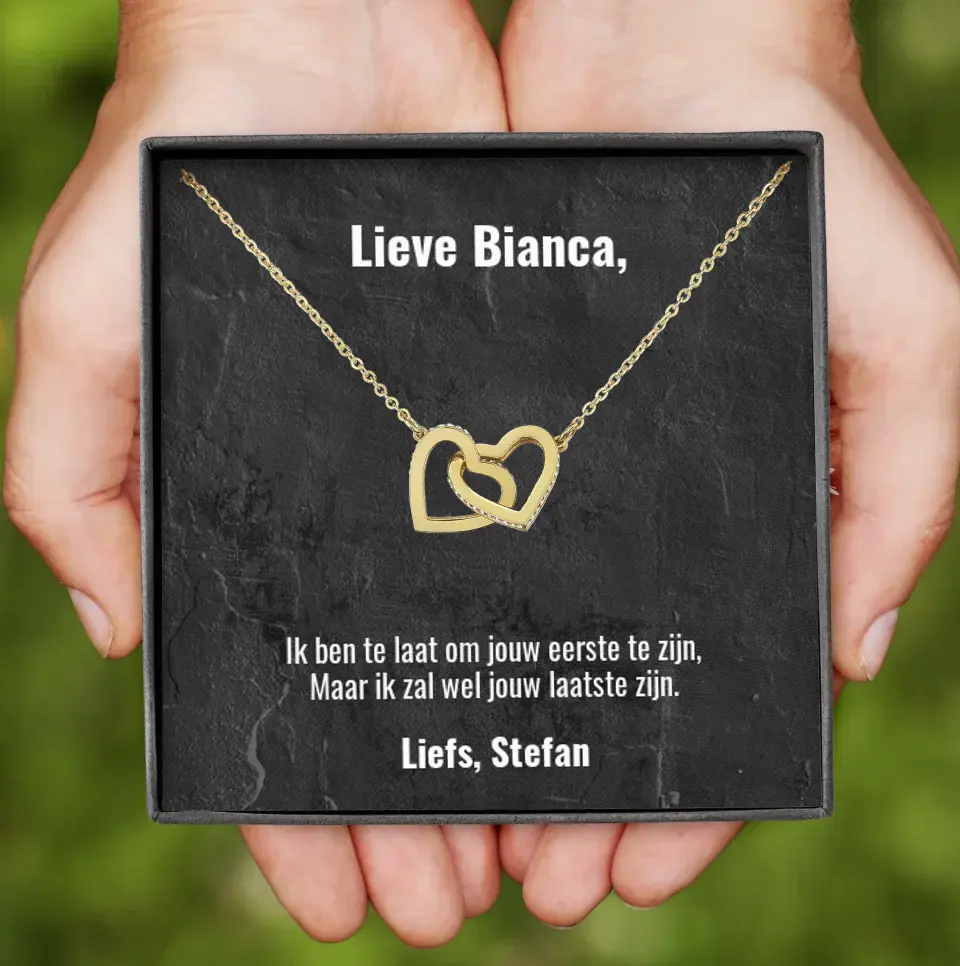 "Ik ben te laat om jouw eerste te zijn..." | Ketting met 2 hartjes | Gepersonaliseerd doosje | Voeg je eigen tekst toe | Rose-goud en staal of 18K goud - Iedereen Blij