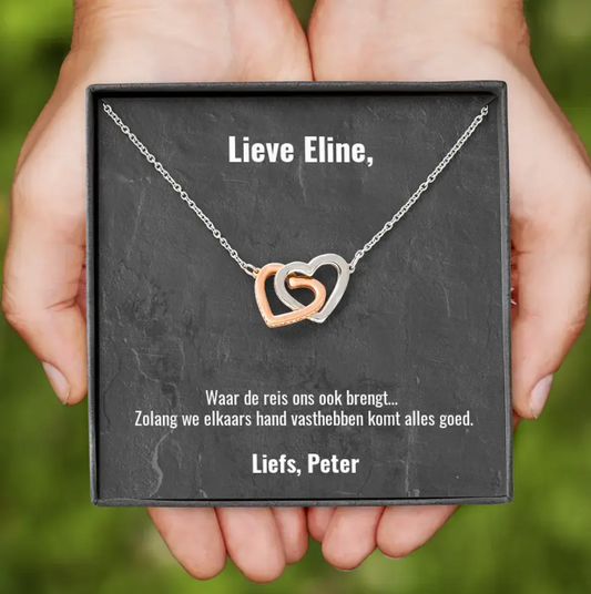 "Waar de reis ons ook brengt..." | Ketting met 2 hartjes | Gepersonaliseerd doosje | Voeg je eigen tekst toe | Rose-goud en staal of 18K goud - Iedereen Blij