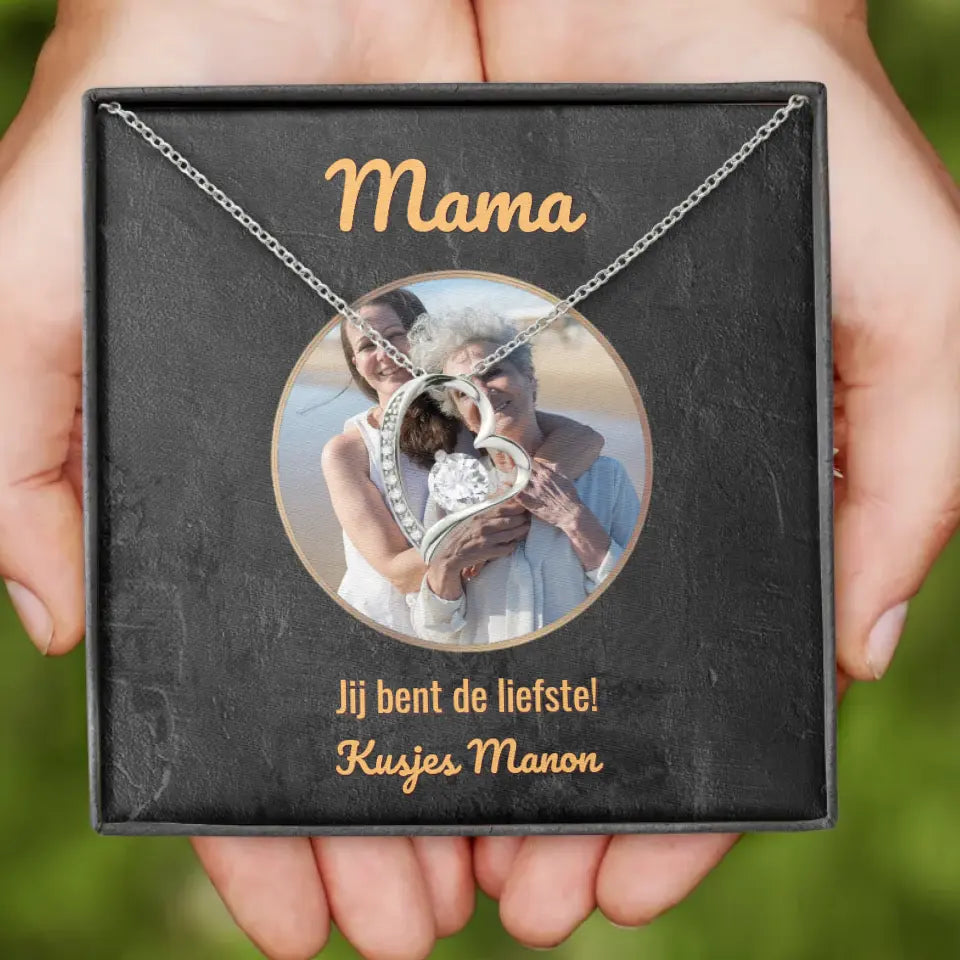 "Mama, jij bent de liefste" | Hartjes ketting met gepersonaliseerd doosje | Voeg eigen foto toe | 14K witgoud of 18K goud - Iedereen Blij